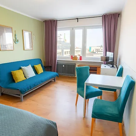 Good Time In Apartment *